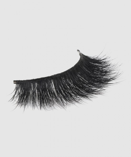 Natural Looking 5D Mink False Eyelashes Easy Application and Unparalleled Comfort L35